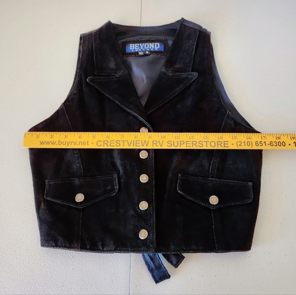 Beyond Leather Vintage Western Vest - Picture 3 of 11